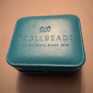 Trollbeads Teal Jewelry Box missing the bars